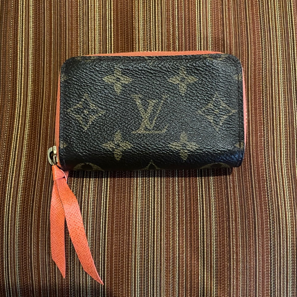 Authentic Louis Vuitton Multicartes Wallet .